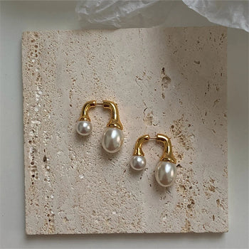 Nina Pearl Earrings